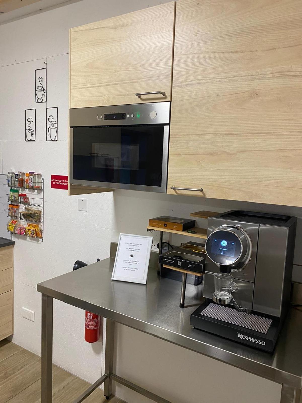 Bohobos Hostel Antibes Kültér fotó